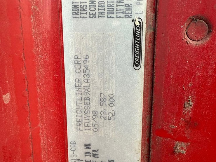 1999-freightliner-columbia-semi-truck-image-58