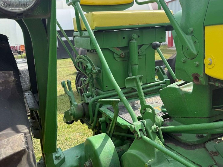 john-deere-630-image-6