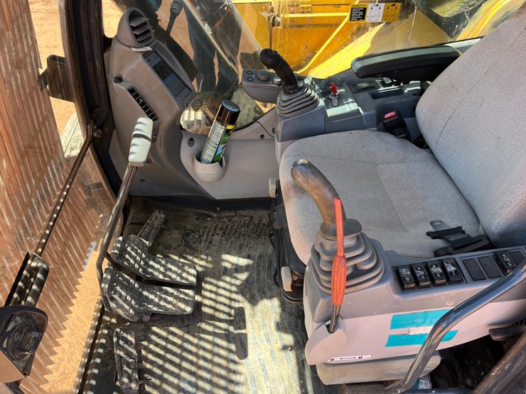 #t8699-•-2018-deere-470g-image-38
