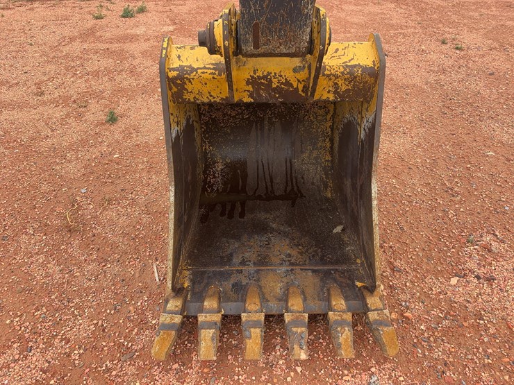 2017-deere-85g-image-27