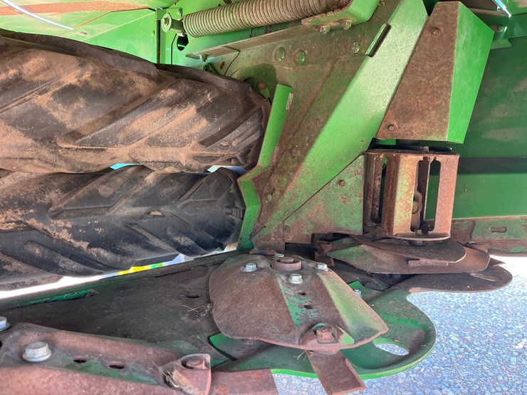 2016-john-deere-835-image-7