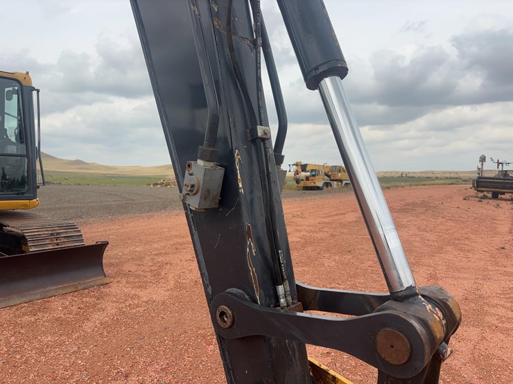 2017-deere-85g-image-25