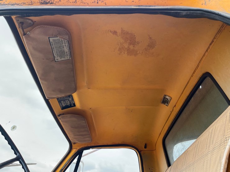 #t8691-•-1979-chevy-dump-truck-image-11