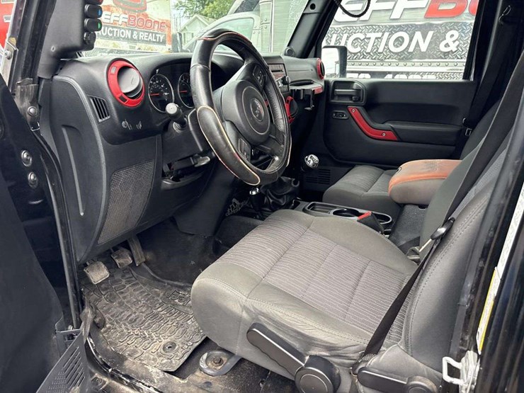 2012-jeep-wrangler-image-11
