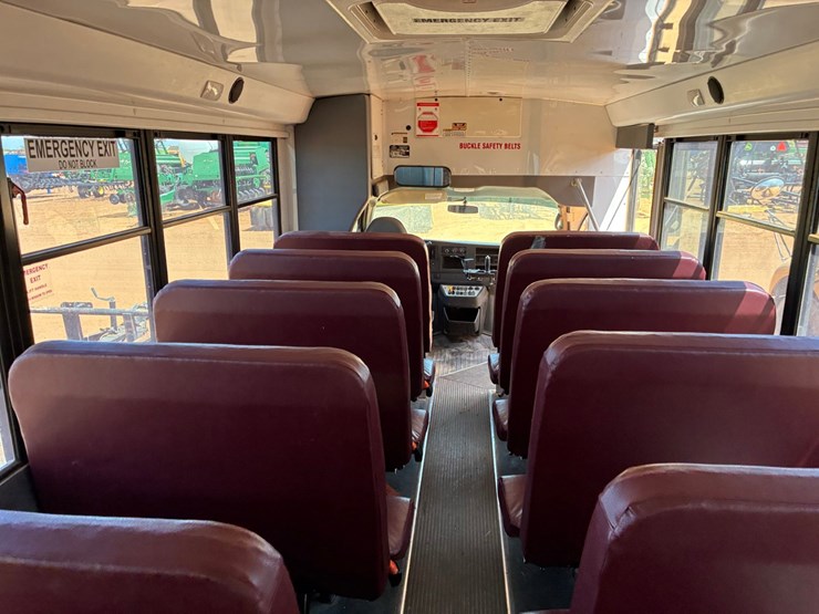 #t8879-•-chevy-bus-image-14