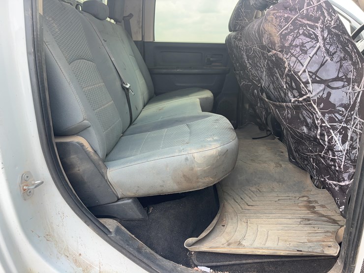 2016-dodge-3500-image-19