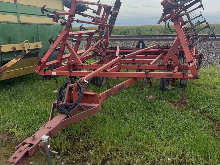 case-ih-4800-image-1