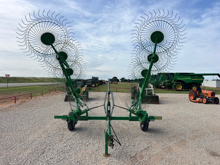 #t8834-•-frontier-12-wheel-rake-image-3