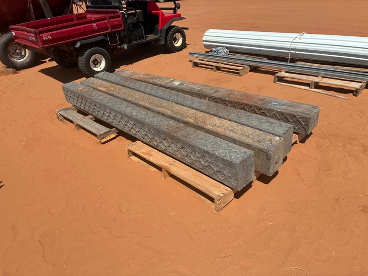 #t10008-•-steel-diamond-plate-heavy-duty-bumpers-image-2