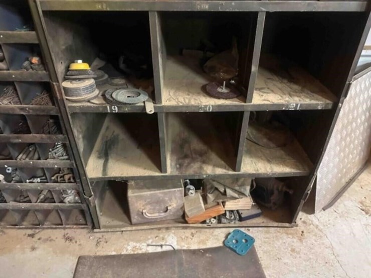 metal-storage-cabinet-image-3