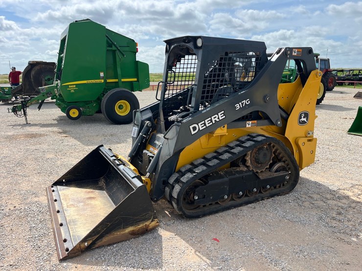 2018-deere-317g-image-1