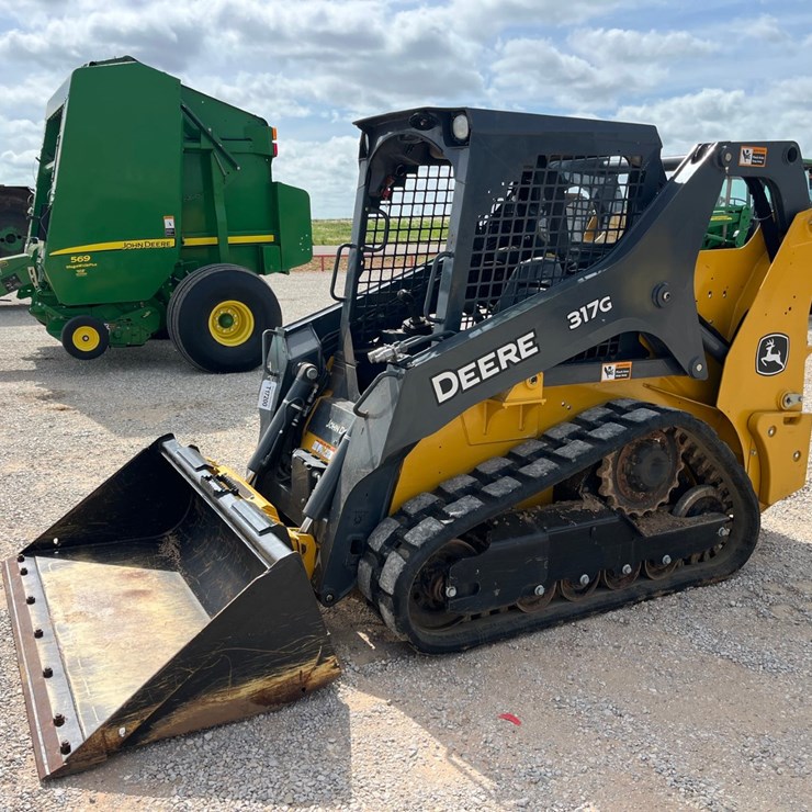 2018 DEERE 317G