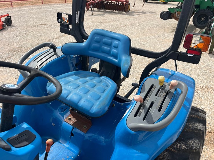 new-holland-tc33-image-9