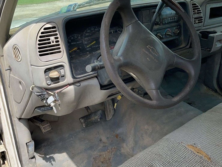 2000-chevrolet-3500-image-5