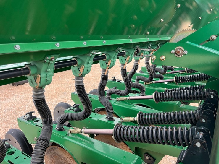 2013-great-plains-3s4000hd4810-image-9