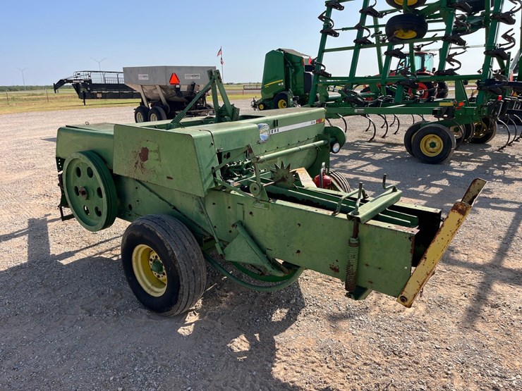 john-deere-336-image-8