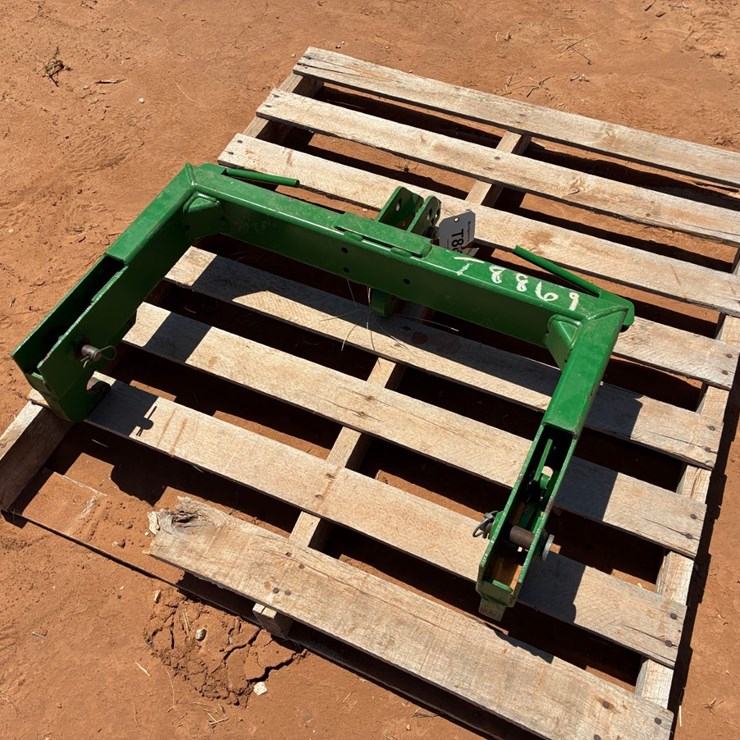 #T8869 • JD Quick Hitch