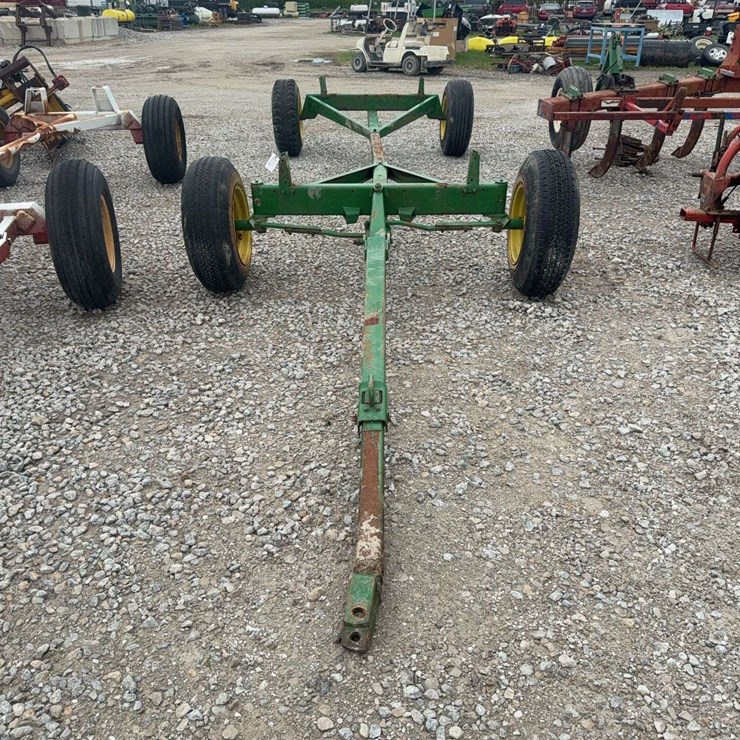 JOHN DEERE 1075