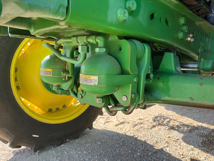 2014-john-deere-6210r-image-5