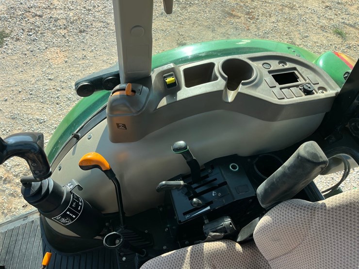 2019-john-deere-5075e-image-18