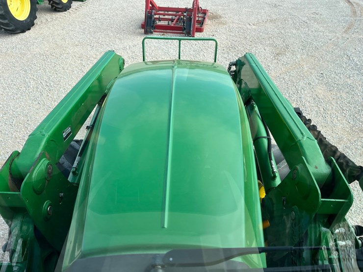 2017-john-deere-6120e-image-25