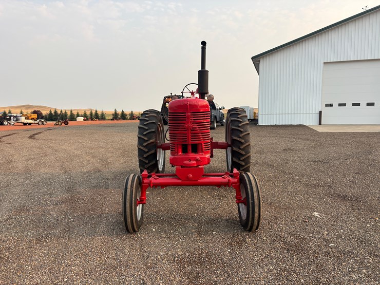 farmall-m-tractor-image-2