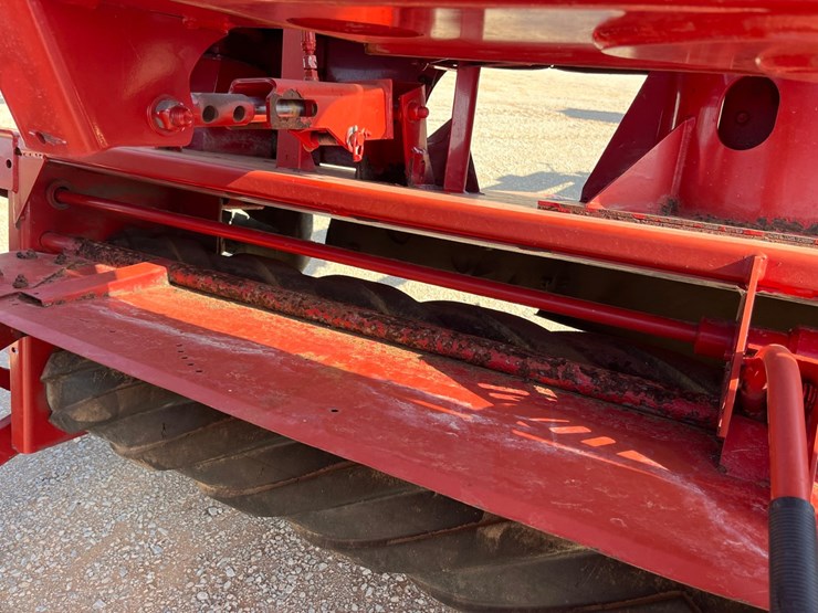 2010-new-holland-h7450-image-16
