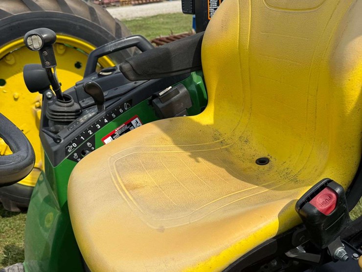 2021-john-deere-2038r-image-11