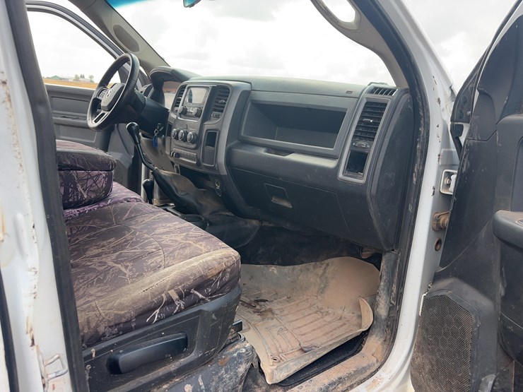 2016-dodge-3500-image-20
