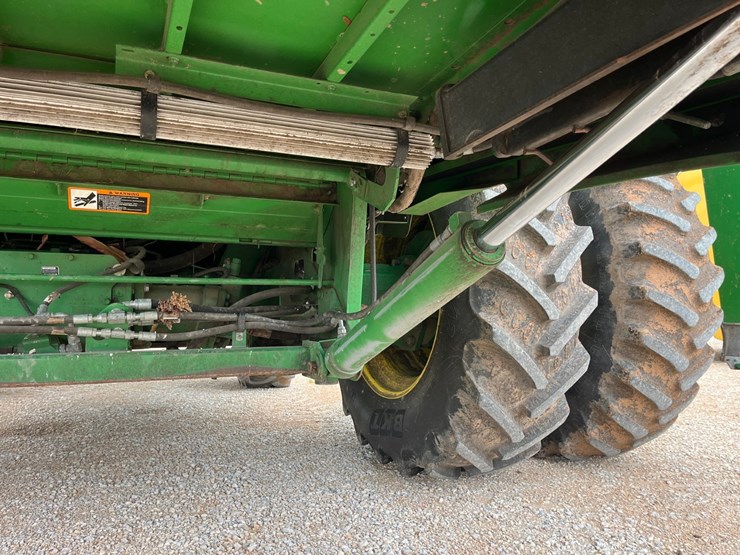 2011-john-deere-s670-image-6