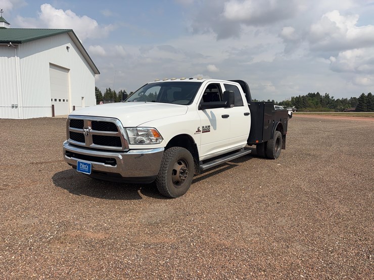 2016-dodge-3500-image-1