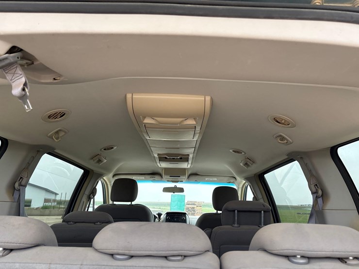 2008-chrysler-town-&-country-touring-image-41