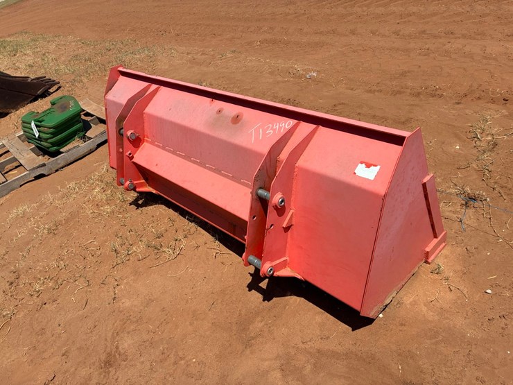 #t13490-•-kubota-71in-bucket-image-2
