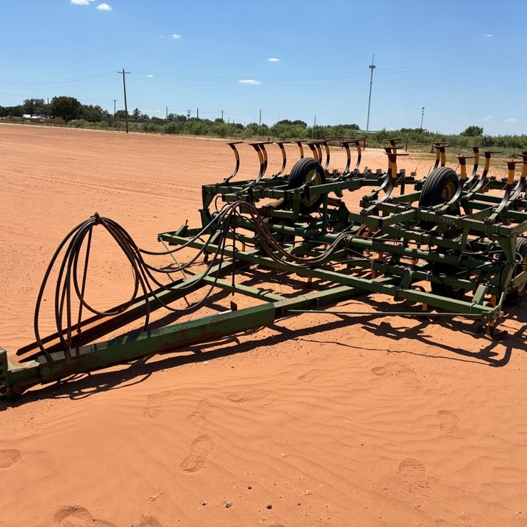 JOHN DEERE 1010