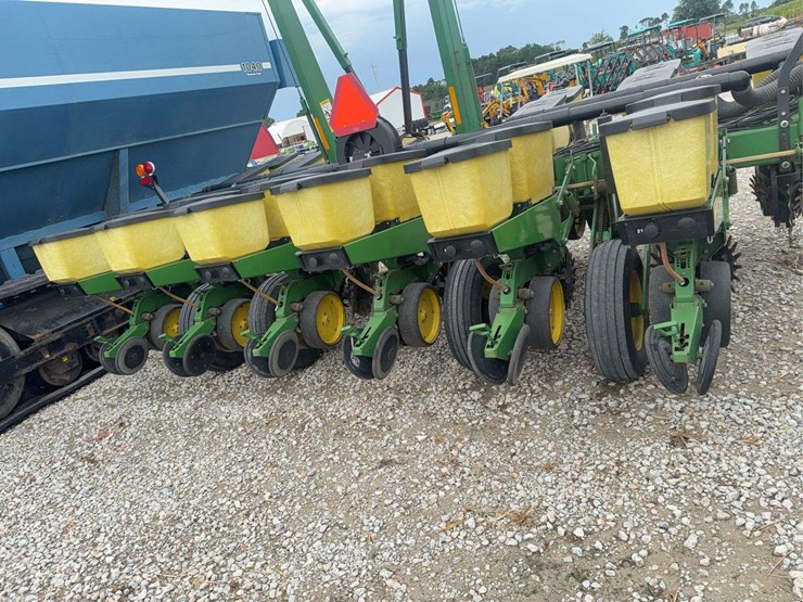 john-deere-7200-image-5