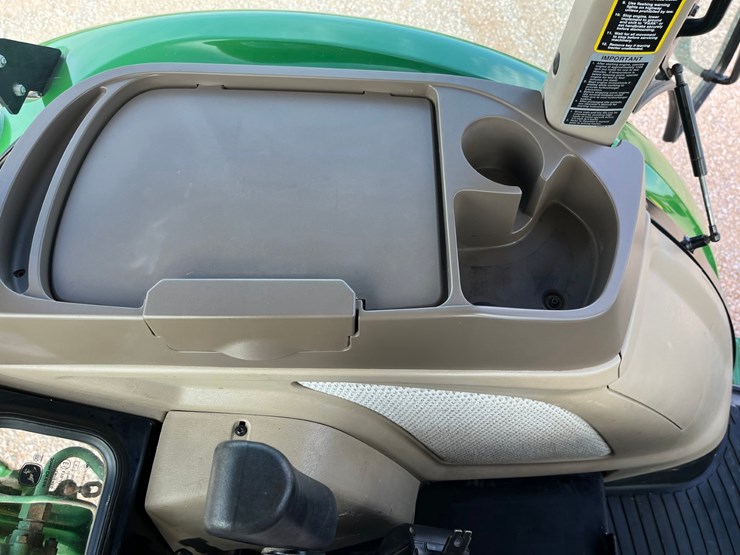 2017-john-deere-6120e-image-23