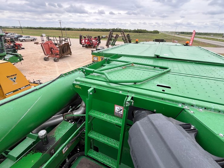 2011-john-deere-s670-image-18