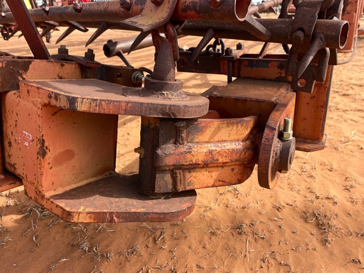 #t8081-•-mcfarlane-drag-harrow-image-4