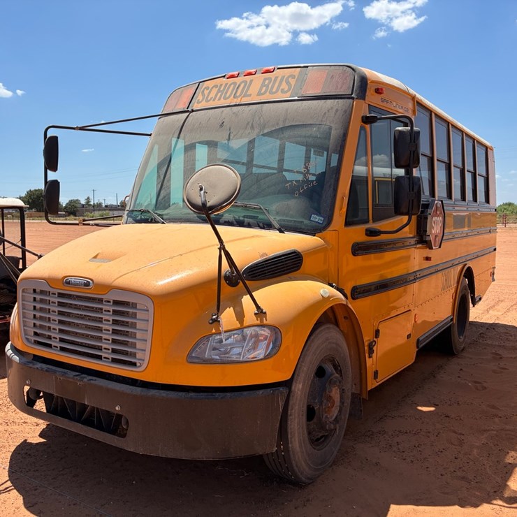 #T8880 • Freightliner Bus