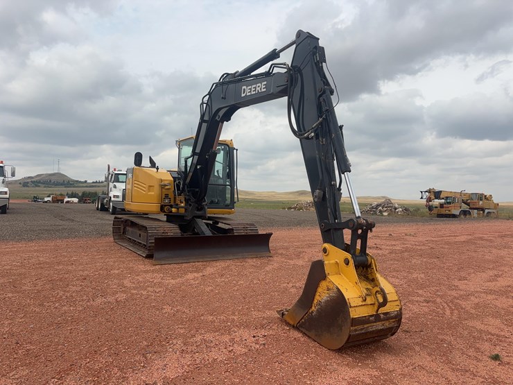 2017-deere-85g-image-3