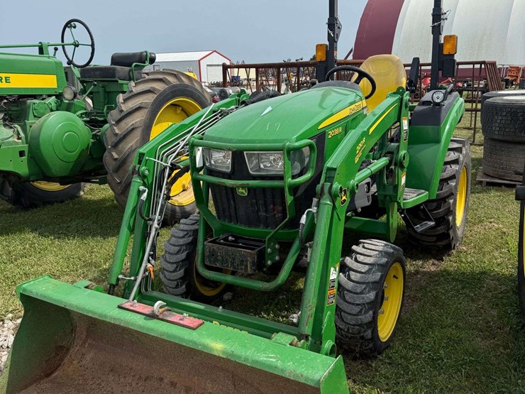 2021-john-deere-2038r-image-2