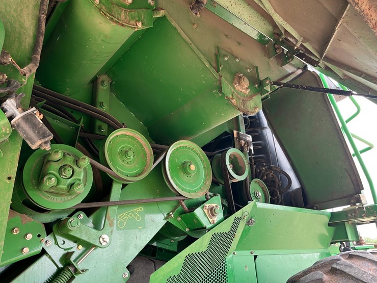 2011-john-deere-s670-image-23