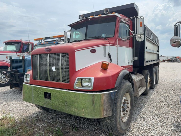 2002-peterbilt-330-image-3