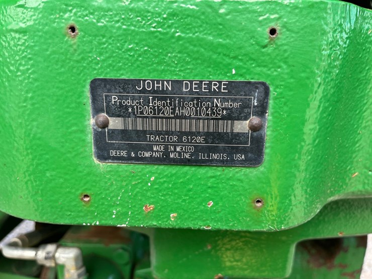 2017-john-deere-6120e-image-27