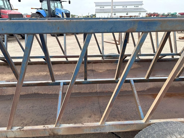 oldenkamp-mfg.-portable-hay-feeder-image-8