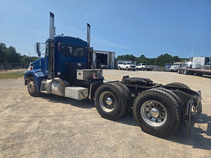 1999-peterbilt-385-image-10