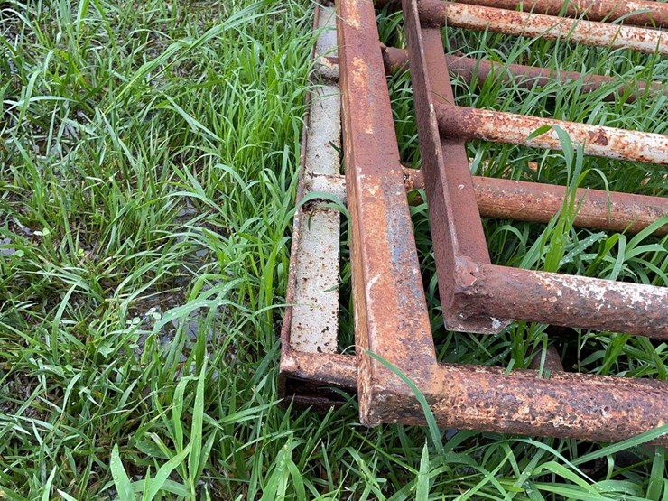 4--16ft-steel-battle-gates-with-hinges,-1--15-1/2ft-steel-cattle-gate-image-4