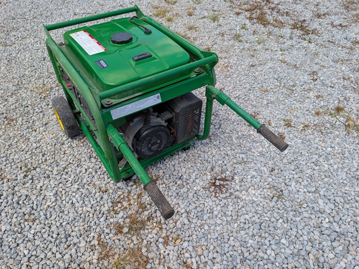 2013-john-deere-8-image-2