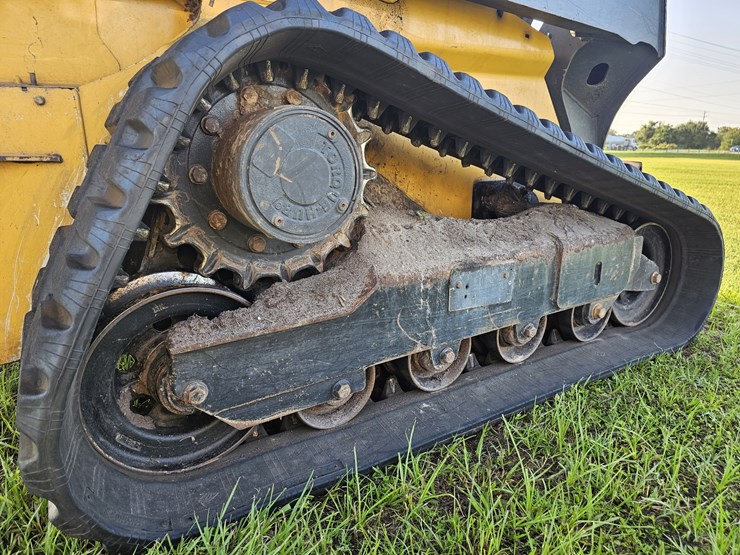 2018-deere-325g-image-5