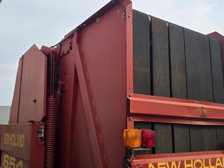 new-holland-654-image-14